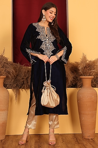 Black Velvet Zari & Dabka Embroidered Kurta Set by Nazar By Indu