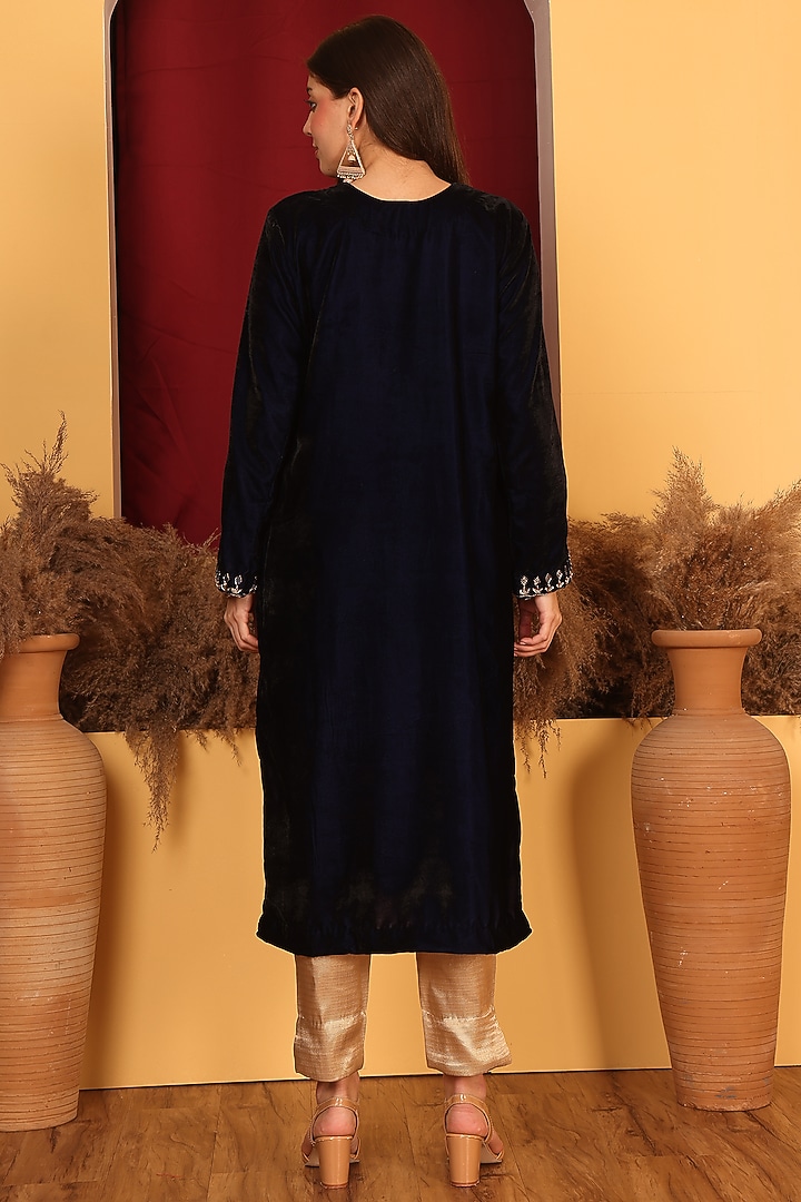 Black Velvet Zari & Dabka Embroidered Kurta Set by Nazar By Indu at Pernia's Pop Up Shop