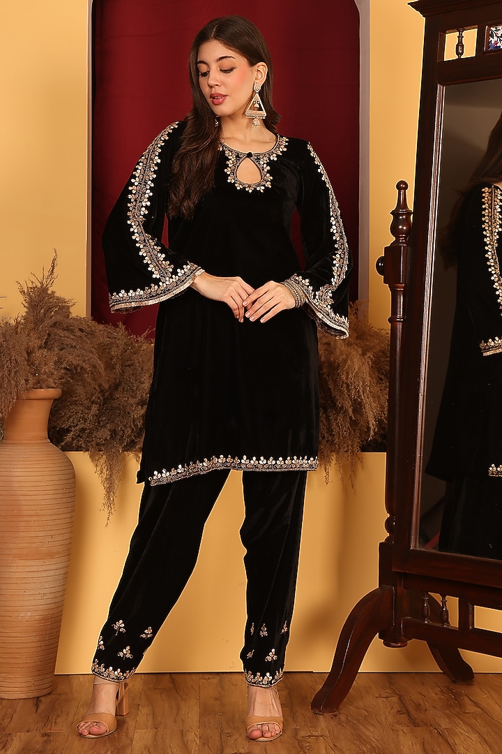 Black Velvet Gota Patti Embroidered Short Kurta Set by Nazar By Indu at Pernia's Pop Up Shop