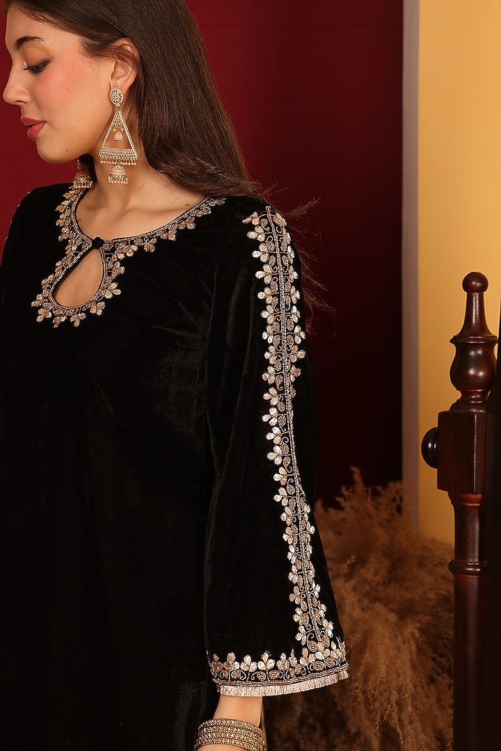 Black Velvet Gota Patti Embroidered Short Kurta Set by Nazar By Indu at Pernia's Pop Up Shop