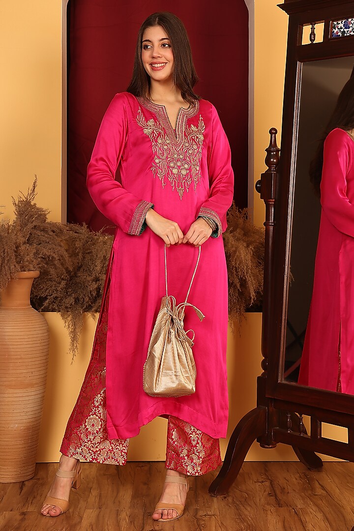 Hot Pink Modal Satin Zari Embroidered Kashmiri Kurta Set by Nazar By Indu