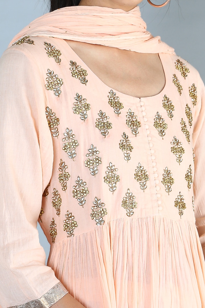 Peach Embroidered Long Kurta Set by Nazar By Indu at Pernia's Pop Up Shop