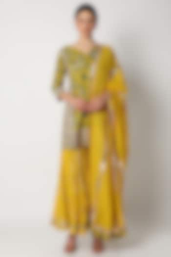 Yellow Printed Gharara Set by Nazar By Indu
