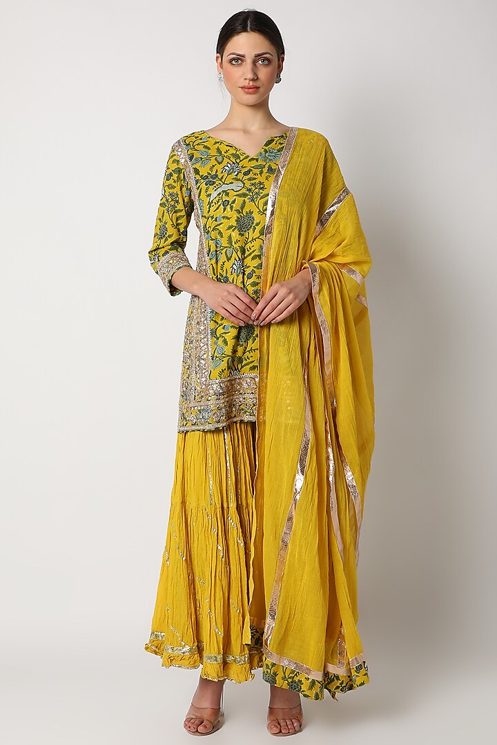 Yellow Printed Gharara Set by Nazar By Indu