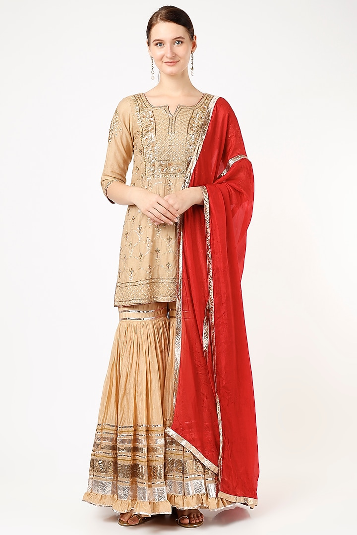 Gold Aari-Embroidered Short Kurta Set by Nazar By Indu at Pernia's Pop Up Shop
