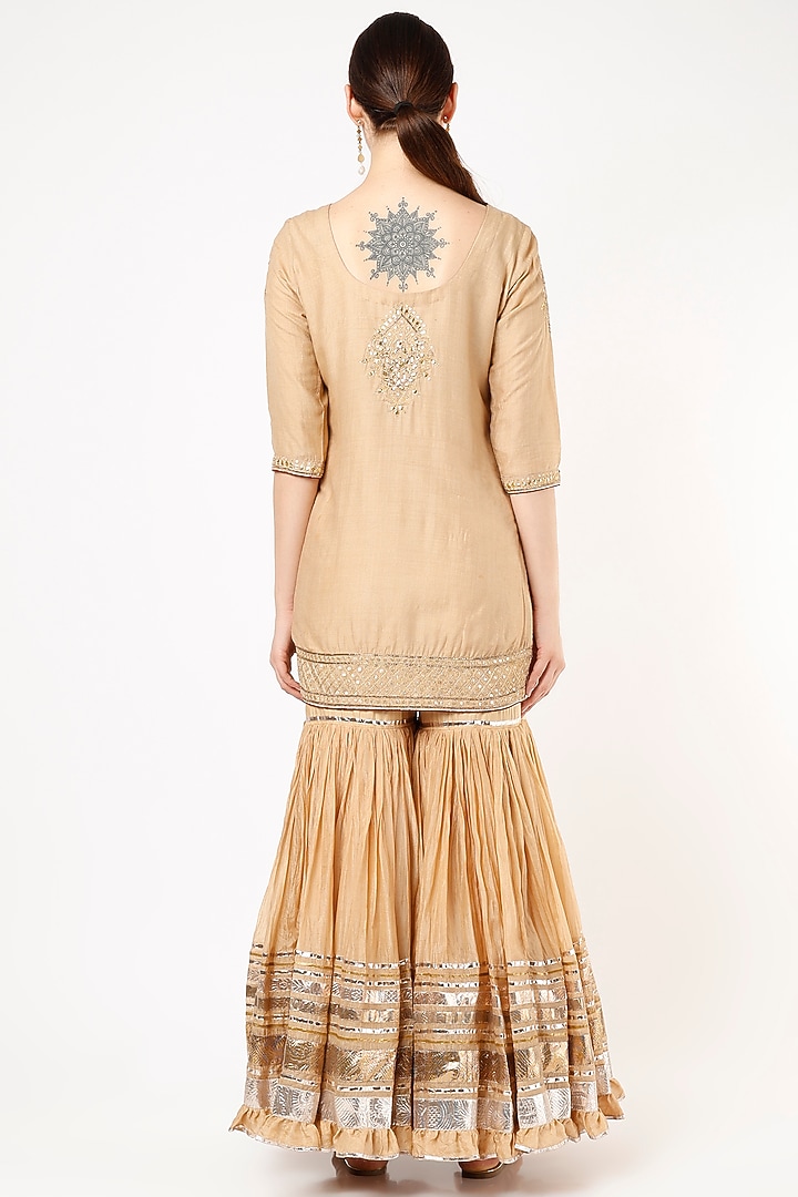 Gold Aari-Embroidered Short Kurta Set by Nazar By Indu at Pernia's Pop Up Shop