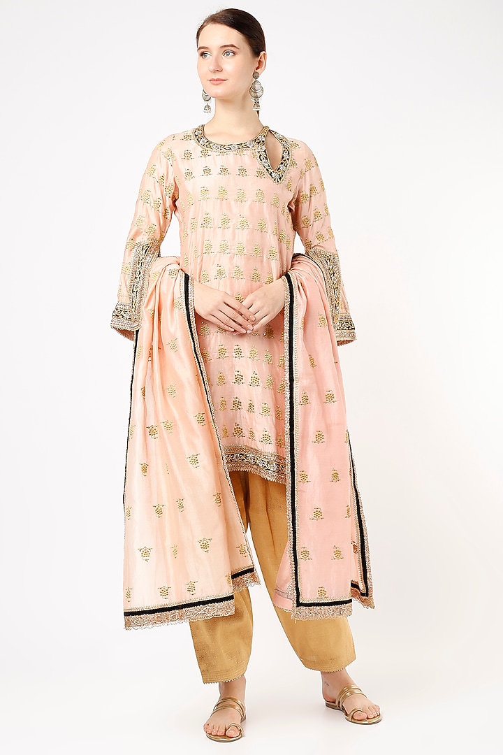 Blush Pink Embroidered Short Kurta Set by Nazar By Indu at Pernia's Pop Up Shop