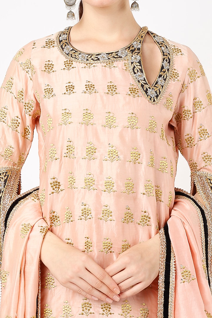 Blush Pink Embroidered Short Kurta Set by Nazar By Indu at Pernia's Pop Up Shop