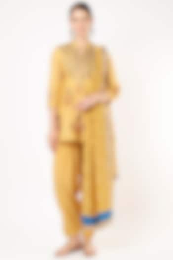 Mustard Hand-Embroidered Kurta Set by Nazar By Indu at Pernia's Pop Up Shop