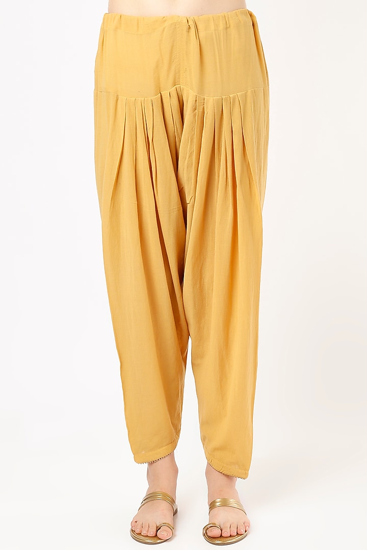 Mustard Hand-Embroidered Kurta Set by Nazar By Indu at Pernia's Pop Up Shop