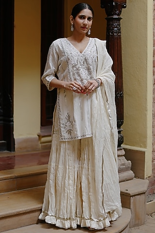 White Cotton Crushed Gharara Set by Nazar By Indu