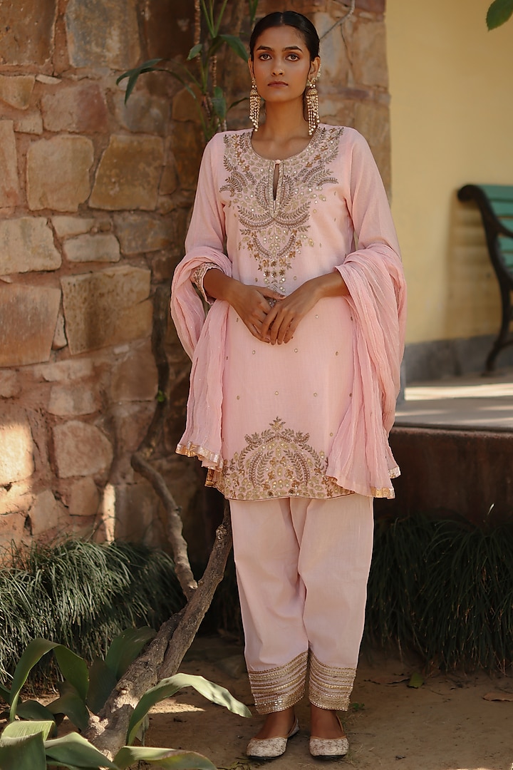 Pink Cotton Dabka Embroidered Straight Kurta Set by Nazar By Indu at Pernia's Pop Up Shop