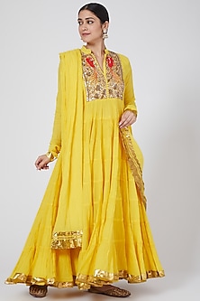 Yellow Sequins Kurta Set Design by Nazar By Indu at Pernia's Pop Up ...