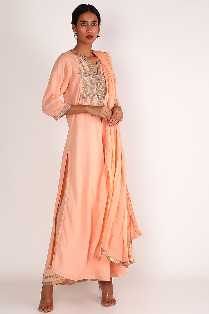 Peach Aari Embroidered Kurta Set For Girls by Nazar by Indu - Kids