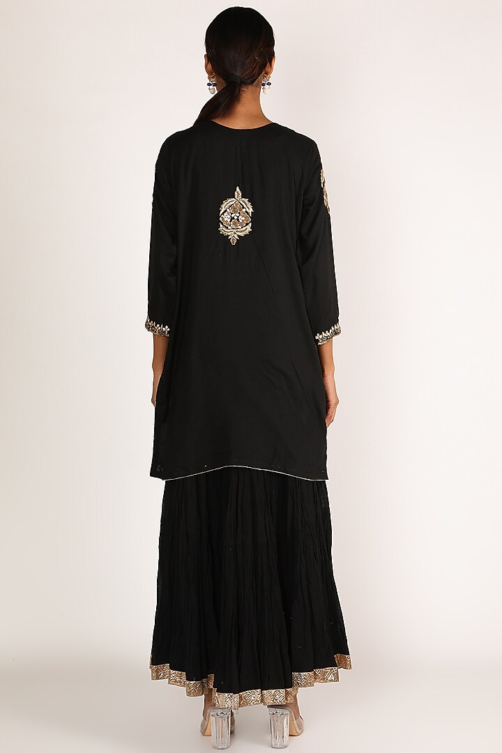 Black Embroidered Cotton Silk Gharara Set For Girls by Nazar by Indu - Kids at Pernia's Pop Up Shop