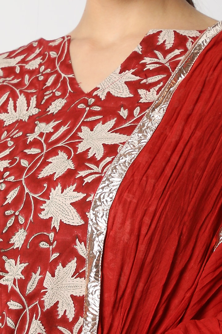 Red Printed Gharara Set For Girls by Nazar by Indu - Kids at Pernia's Pop Up Shop