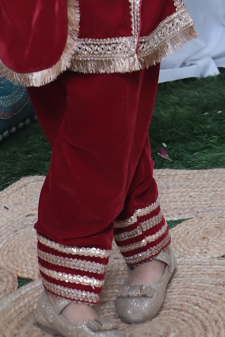 Maroon Velvet Kurta Set For Girls by Baby Nazar at Pernia's Pop Up Shop