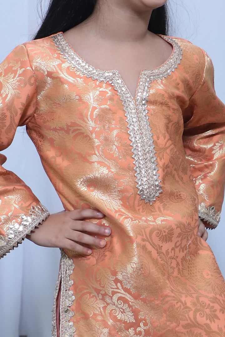 Orange Brocade Kurta Set For Girls by Baby Nazar at Pernia's Pop Up Shop