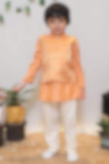 Orange Kurta Set With Bundi Jacket For Boys by Baby Nazar at Pernia's Pop Up Shop