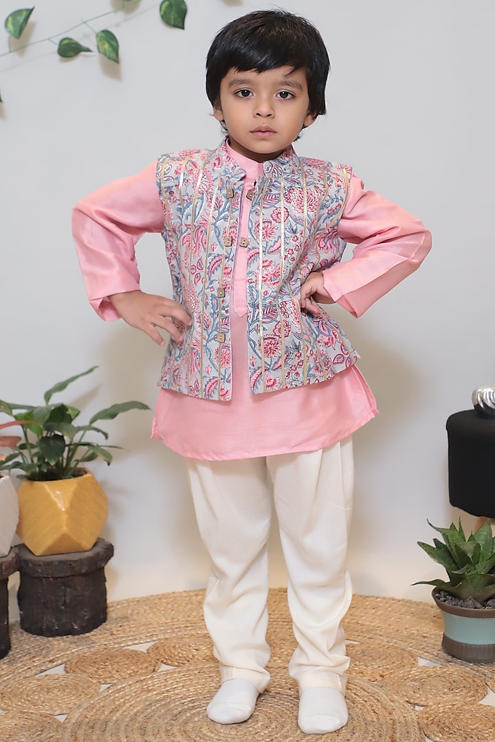 Pink Cotton Printed Bundi Jacket by Baby Nazar
