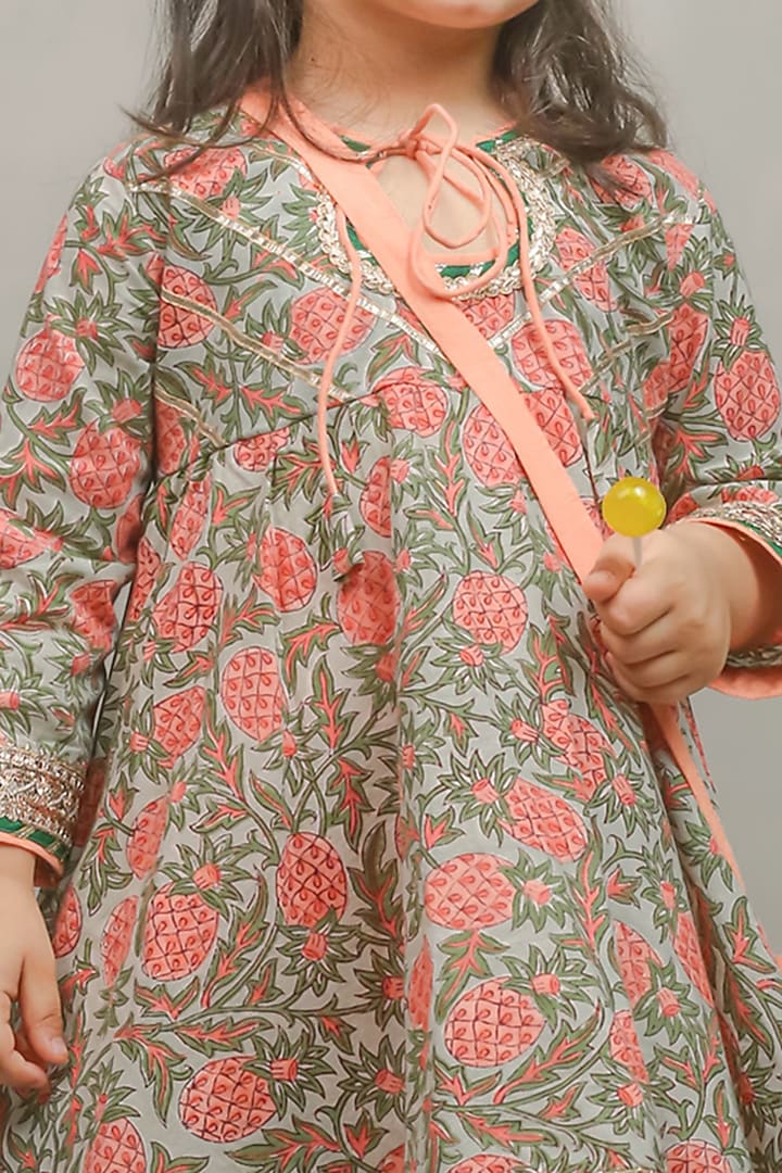 Peach Printed Gharara Set For Girls by Baby Nazar at Pernia's Pop Up Shop