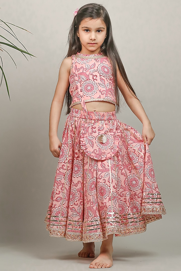 Pink Printed Lehenga Set With Bag For Girls by Baby Nazar