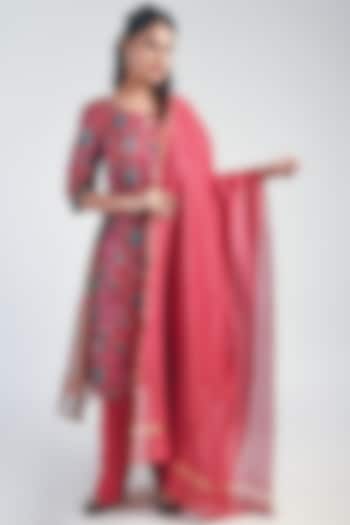 Crimson Printed Layered Kurta Set by Naina Arunima