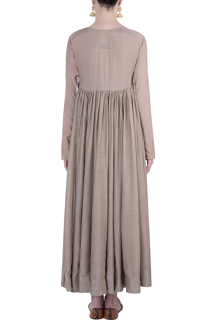 Mushroom grey embroidered kurta set by Natasha J at Pernia's Pop Up Shop