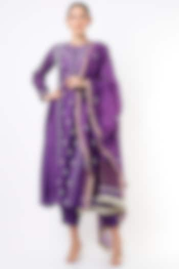 Purple Embroidered A-Line Kurta Set by Vritti by Shweta Agarwal at Pernia's Pop Up Shop