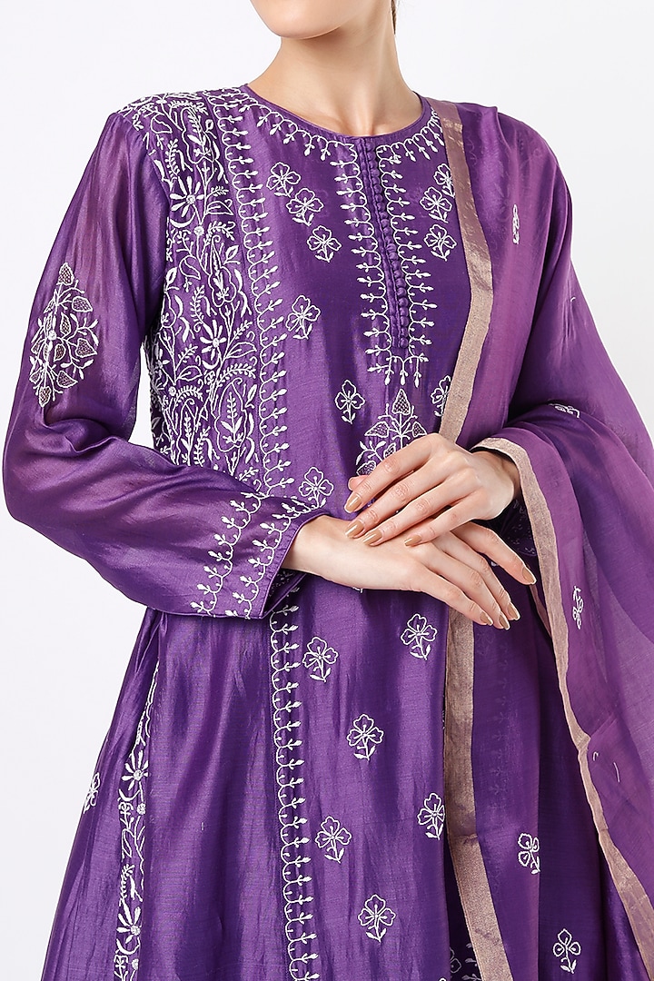 Purple Embroidered A-Line Kurta Set by Vritti by Shweta Agarwal at Pernia's Pop Up Shop