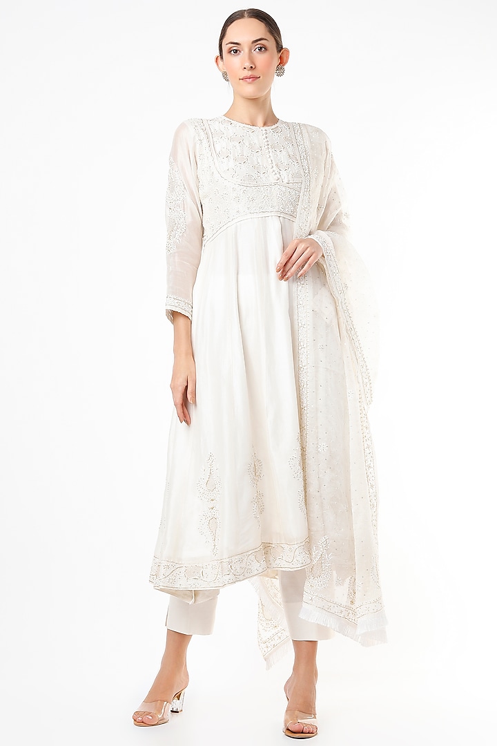 White Embroidered Anarkali Set by Vritti by Shweta Agarwal