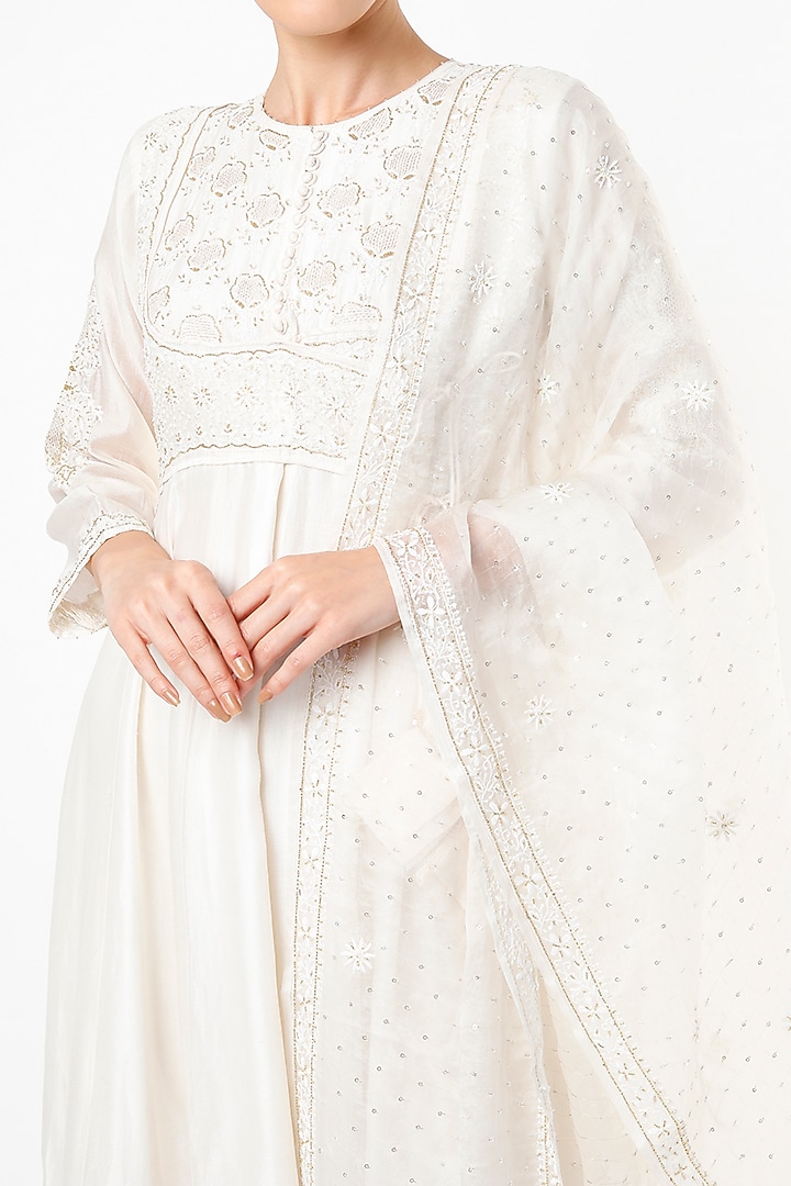 White Embroidered Wedding Anarkali Set by Vritti by Shweta Agarwal at Pernia's Pop Up Shop