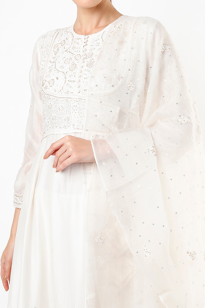 White Handwoven Chanderi Wedding Anarkali Set by Vritti by Shweta Agarwal at Pernia's Pop Up Shop