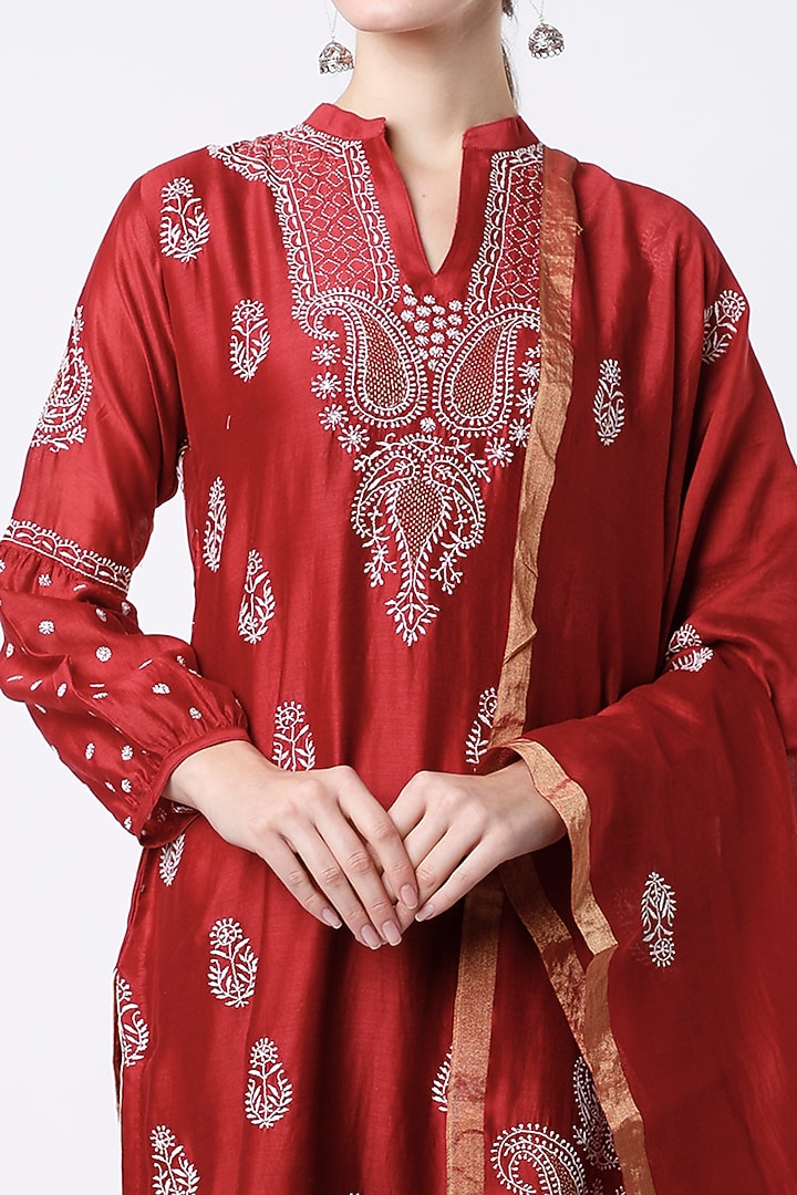 Cayenne Red Embroidered Straight Kurta Set by Vritti by Shweta Agarwal at Pernia's Pop Up Shop