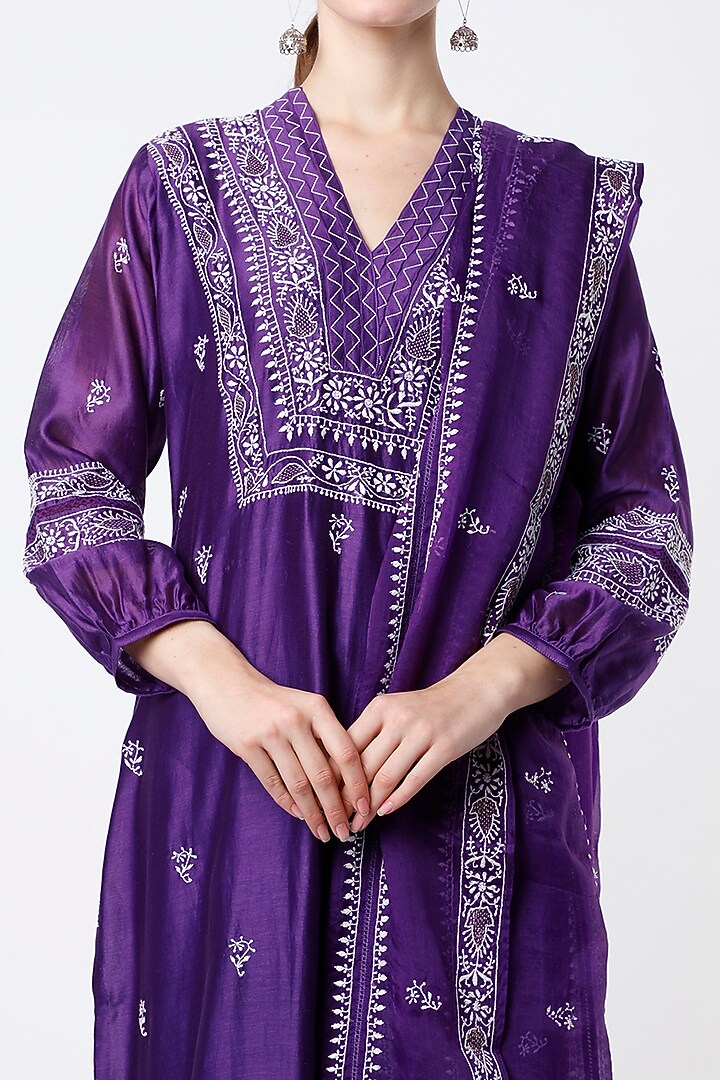 Dark Plum Purple Embroidered Straight Kurta Set by Vritti by Shweta Agarwal at Pernia's Pop Up Shop