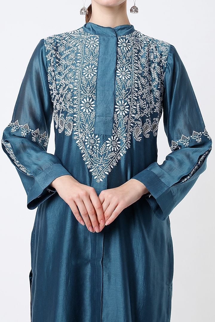 Paisley Blue Embroidered Straight Kurta Set by Vritti by Shweta Agarwal at Pernia's Pop Up Shop