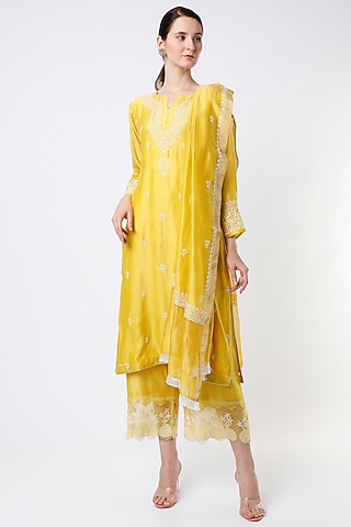 Cadmium Yellow Emroidered Straight Kurta Set by Vritti by Shweta Agarwal