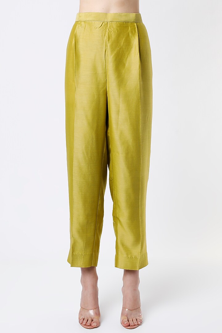 Mustard Embroidered Straight Kurta Set by Vritti by Shweta Agarwal at Pernia's Pop Up Shop
