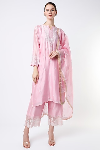 Baby Pink Embroidered Straight Kurta Set by Vritti by Shweta Agarwal