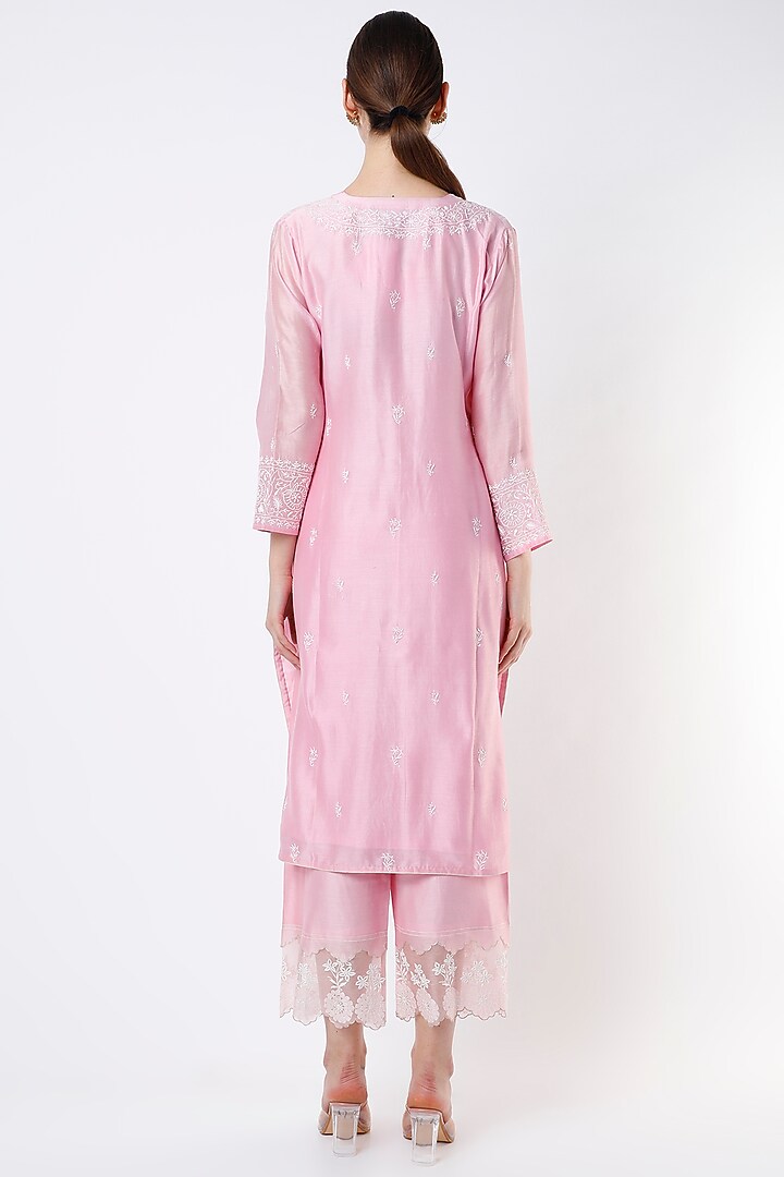 Baby Pink Embroidered Straight Kurta Set by Vritti by Shweta Agarwal at Pernia's Pop Up Shop