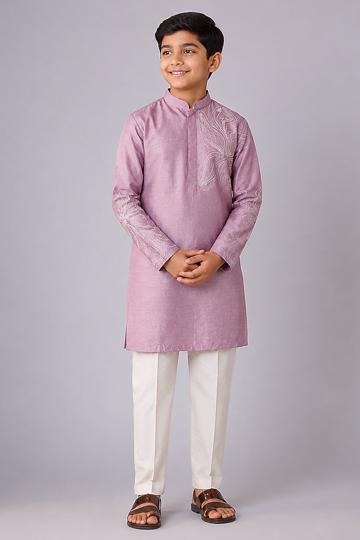 Pink Silk Thread Hand Embroidered Kurta Set For Boys by Nero by Shaifali & Satya Kids at Pernia's Pop Up Shop