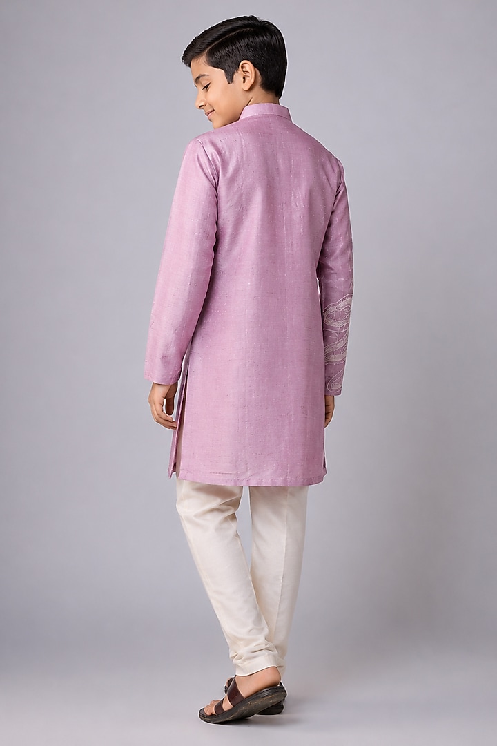 Pink Silk Thread Hand Embroidered Kurta Set For Boys by Nero by Shaifali & Satya Kids at Pernia's Pop Up Shop