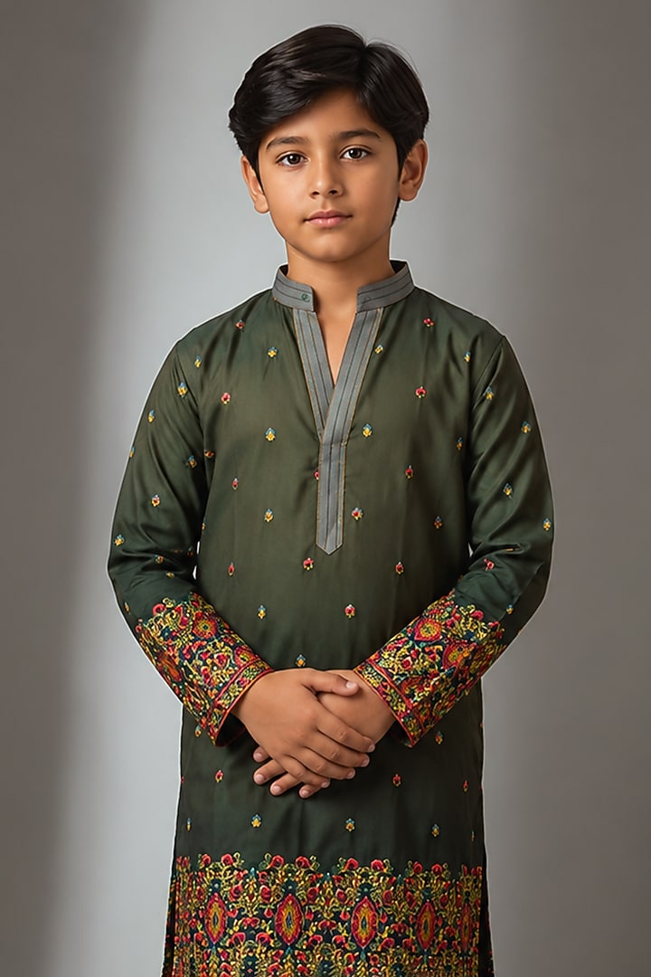 Green Silk Thread Hand Embroidered Kurta Set For Boys by Nero by Shaifali & Satya Kids at Pernia's Pop Up Shop