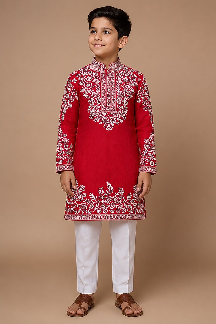 Red Linen Silk Thread Embroidered Kurta Set For Boys by Nero by Shaifali & Satya Kids at Pernia's Pop Up Shop