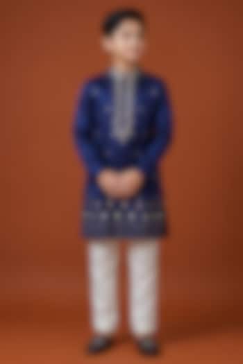 Royal Blue Linen Silk Thread Embroidered Kurta Set For Boys by Nero by Shaifali & Satya Kids at Pernia's Pop Up Shop