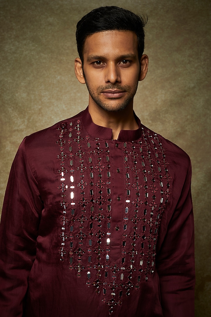 Maroon Linen Satin Embroidered Kurta Set by Nero by Shaifali & Satya at Pernia's Pop Up Shop