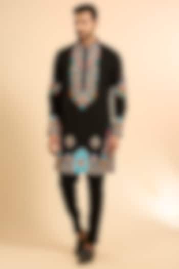 Black Boomario Fabric Threadwork Kurta Set by Nero By Shaifali & Satya at Pernia's Pop Up Shop