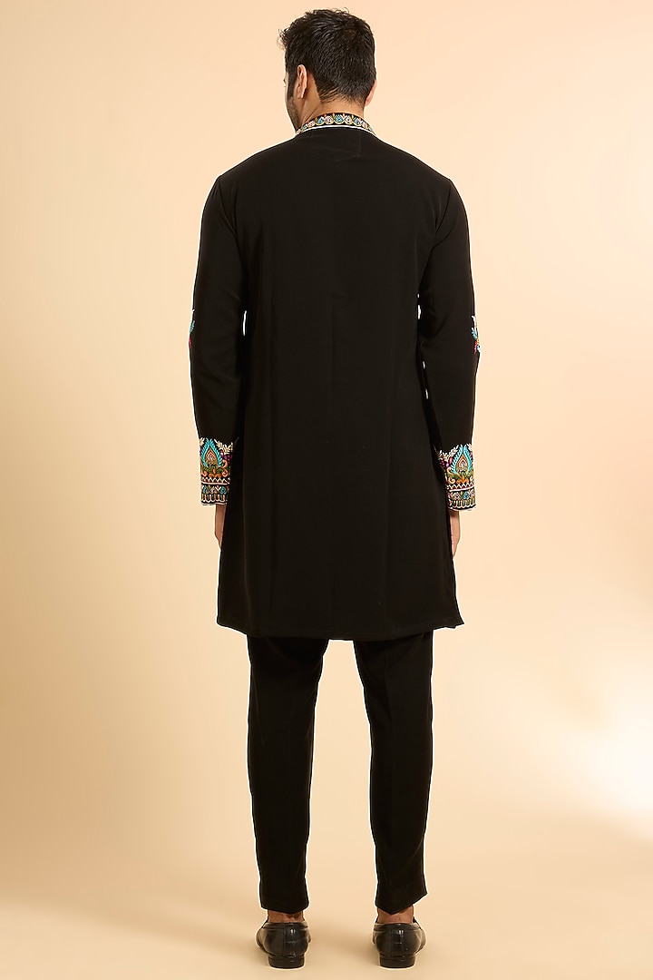 Black Boomario Fabric Threadwork Kurta Set by Nero by Shaifali & Satya at Pernia's Pop Up Shop