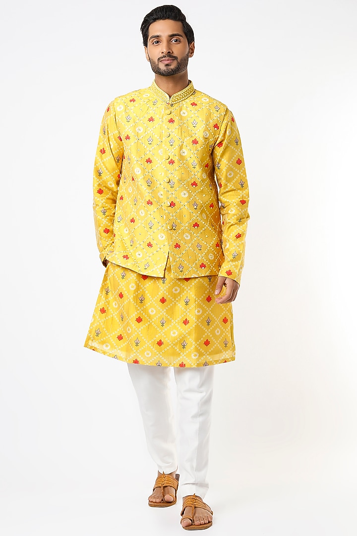 Yellow Bhagalpuri Silk Mirror Embroidered Bundi Jacket Set by Nero by Shaifali & Satya at Pernia's Pop Up Shop