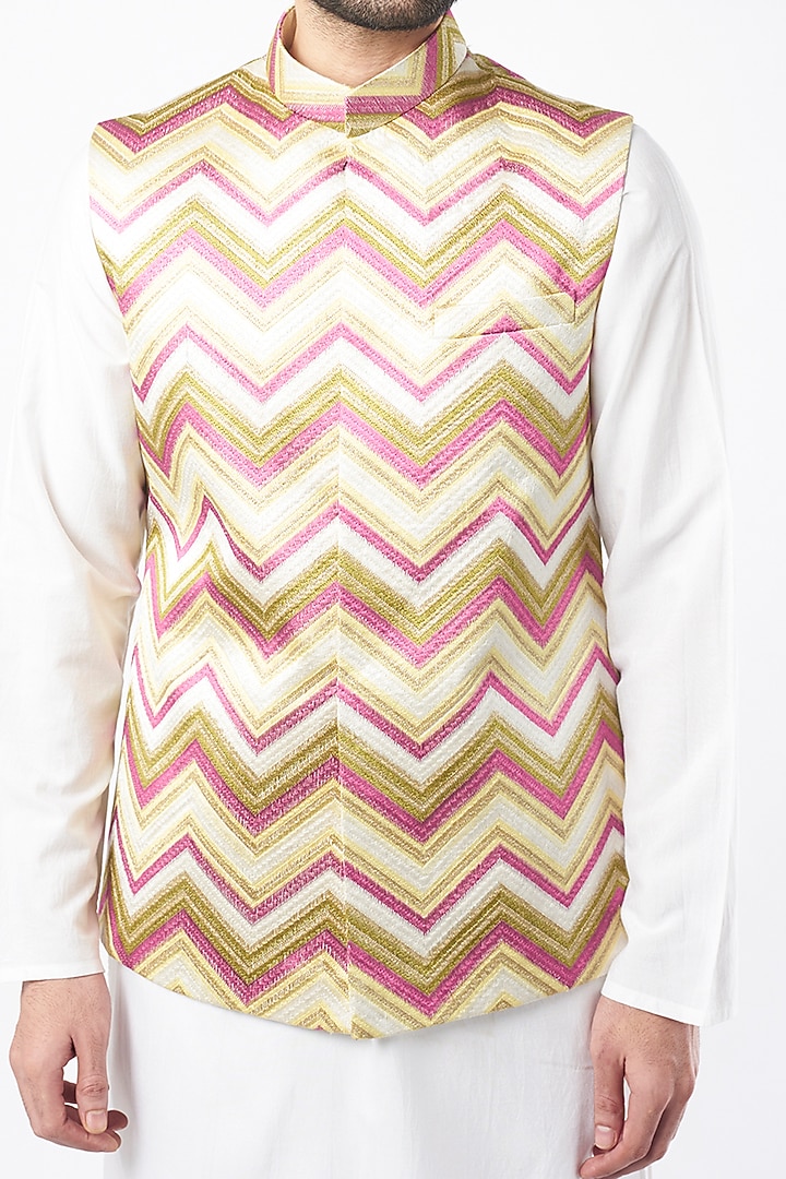 White Silk Embroidered Bundi Jacket Set by Nero By Shaifali & Satya at Pernia's Pop Up Shop